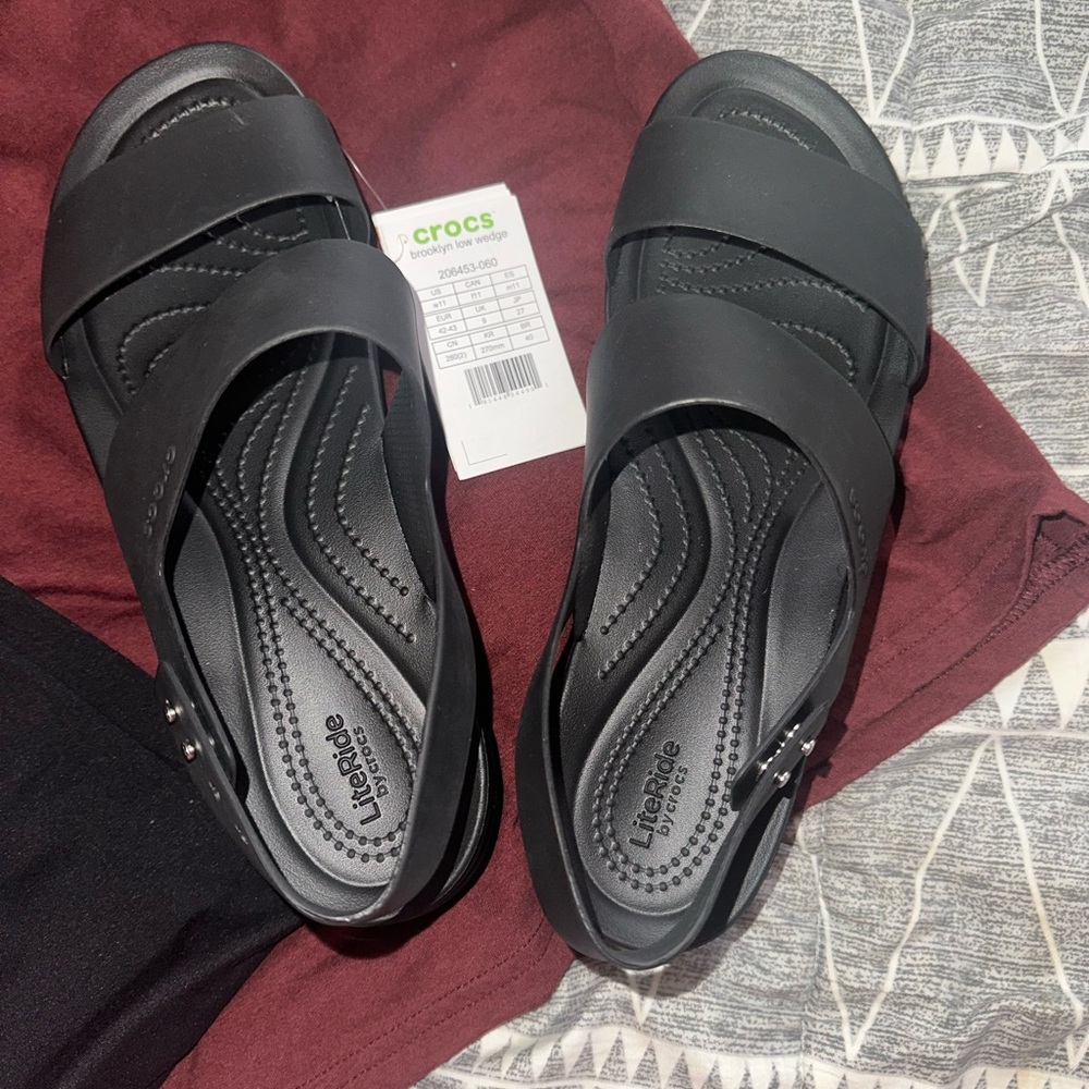 CROCS Women's Black Strappy Sandals